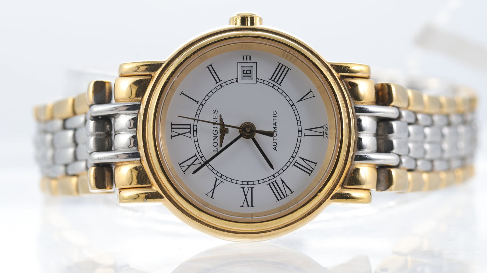Ladies Longines Presence Ref L4.321.2 with Papers 2021: Brand: Longines Model Name: Presence Reference: L4.321.2 Movement type: Automatic Movement calibre: Longines 561.4 Year: 2021 Papers: Warranty Papers Dial shape: Circular Dial colour: White Dial
