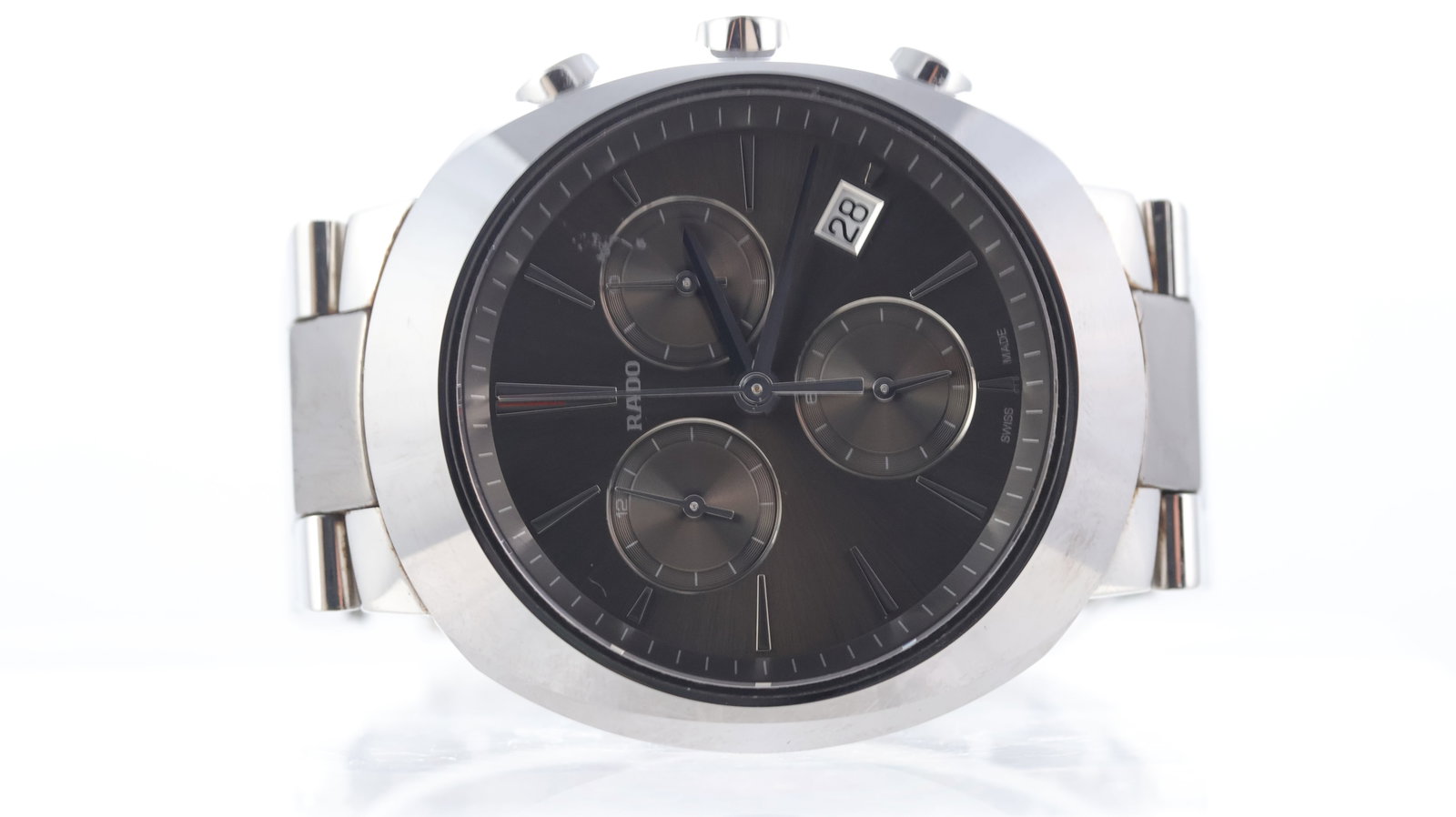 Rado D-Star Ref 5410.0937.3: Brand: Rado Model Name: D-Star Reference: 5410.0937.3 Movement type: Quartz Dial shape: Circular Dial colour: Grey Dial features: silver baton hour markers and hands, three sub