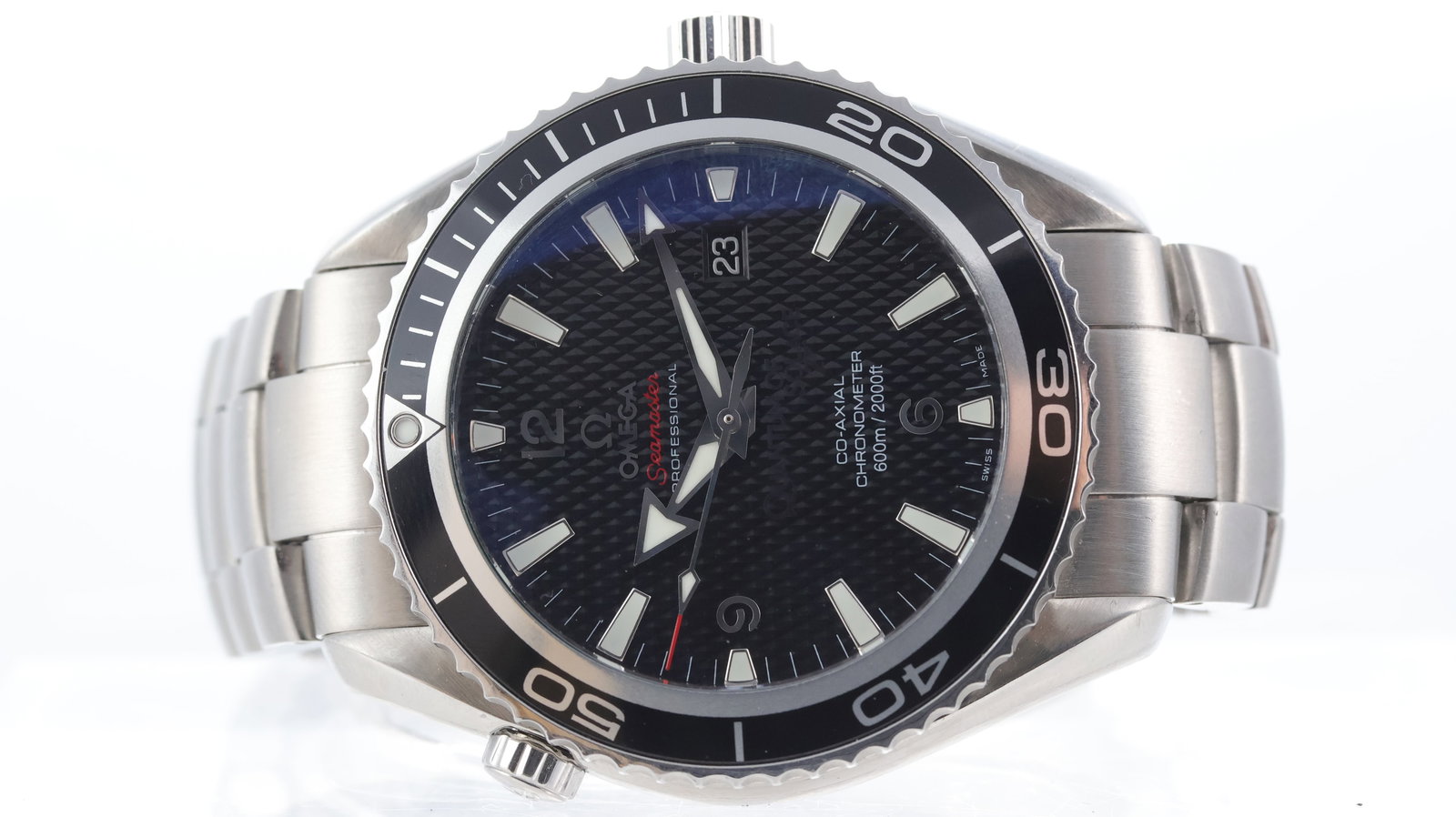 Omega Seamaster Planet Ocean Quantum of Solace 007 Edition Circa 2008: Brand: Omega Model Name: Seamaster Planet Ocean Quantum of Solace 007 Reference: 222.30.46.20.01.001 Movement type: Automatic Movement calibre: Omega 2500 Year: Circa 2008 Dial shape: Circular Dial co