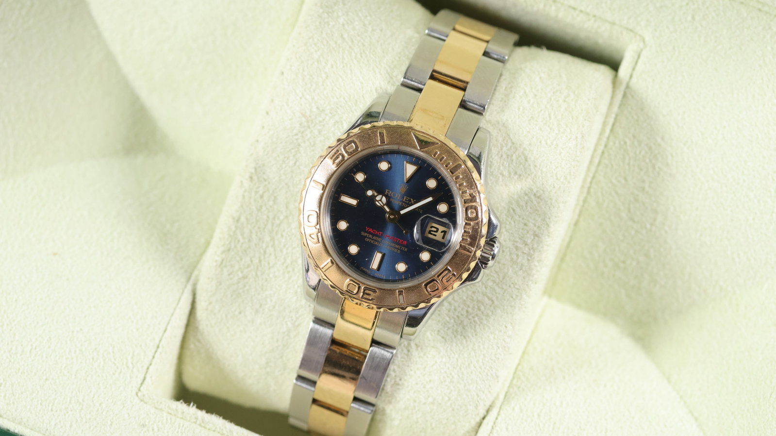 Ladies Rolex Yachtmaster Ref 169623 with Box and Papers 2006: Brand: Rolex Model Name: Yachtmaster Reference: 169623 Movement type: Automatic Movement calibre: Rolex 2235 Year: 2006 Box: Full Box Papers: Full Set Papers Dial shape: Circular Dial colour: Blue Dia