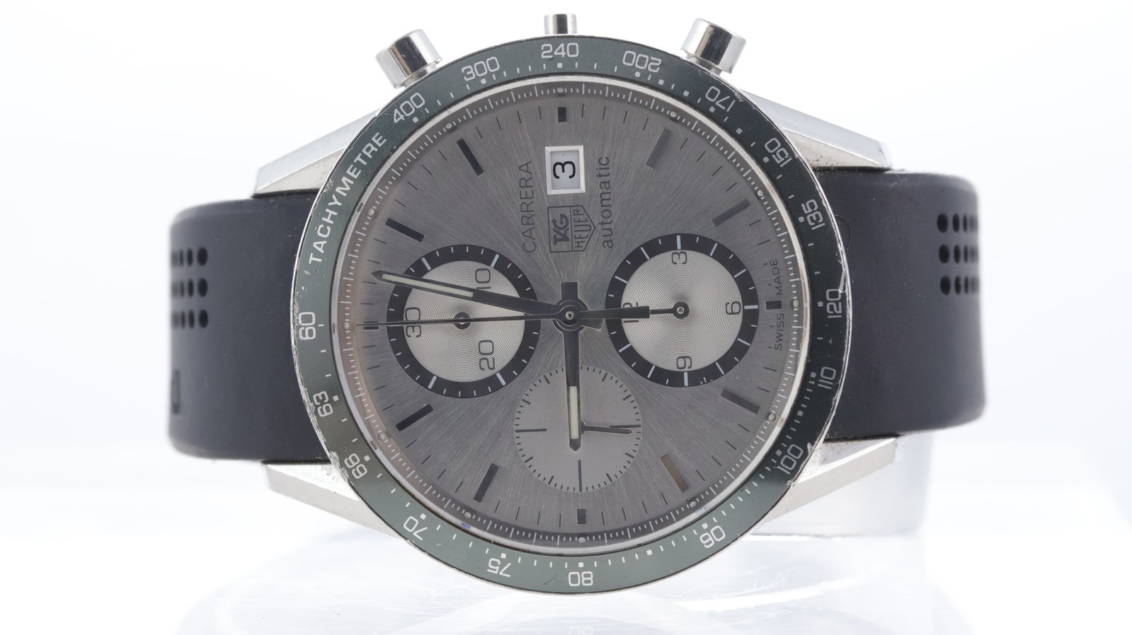 Tag Heuer Carrera Ref CV2011: Brand: Tag Heuer Model Name: Carrera Reference: CV2011 Movement type: Automatic Movement calibre: Tag Heuer 16 Dial shape: Circular Dial colour: Silver Dial features: Baton hour markers, three subsidi