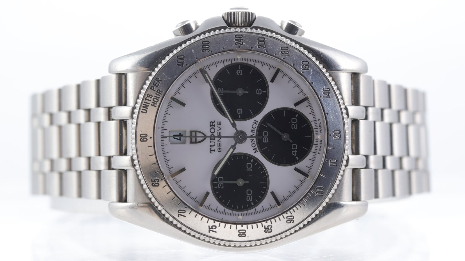 Tudor Monarch Ref 15900: Brand: Tudor Model Name: Monarch Reference: 15900 Movement type: Quartz Dial shape: Circular Dial colour: White Dial features: Panda dial with Baton hour markers, silver subsidiary dials, quickset dat