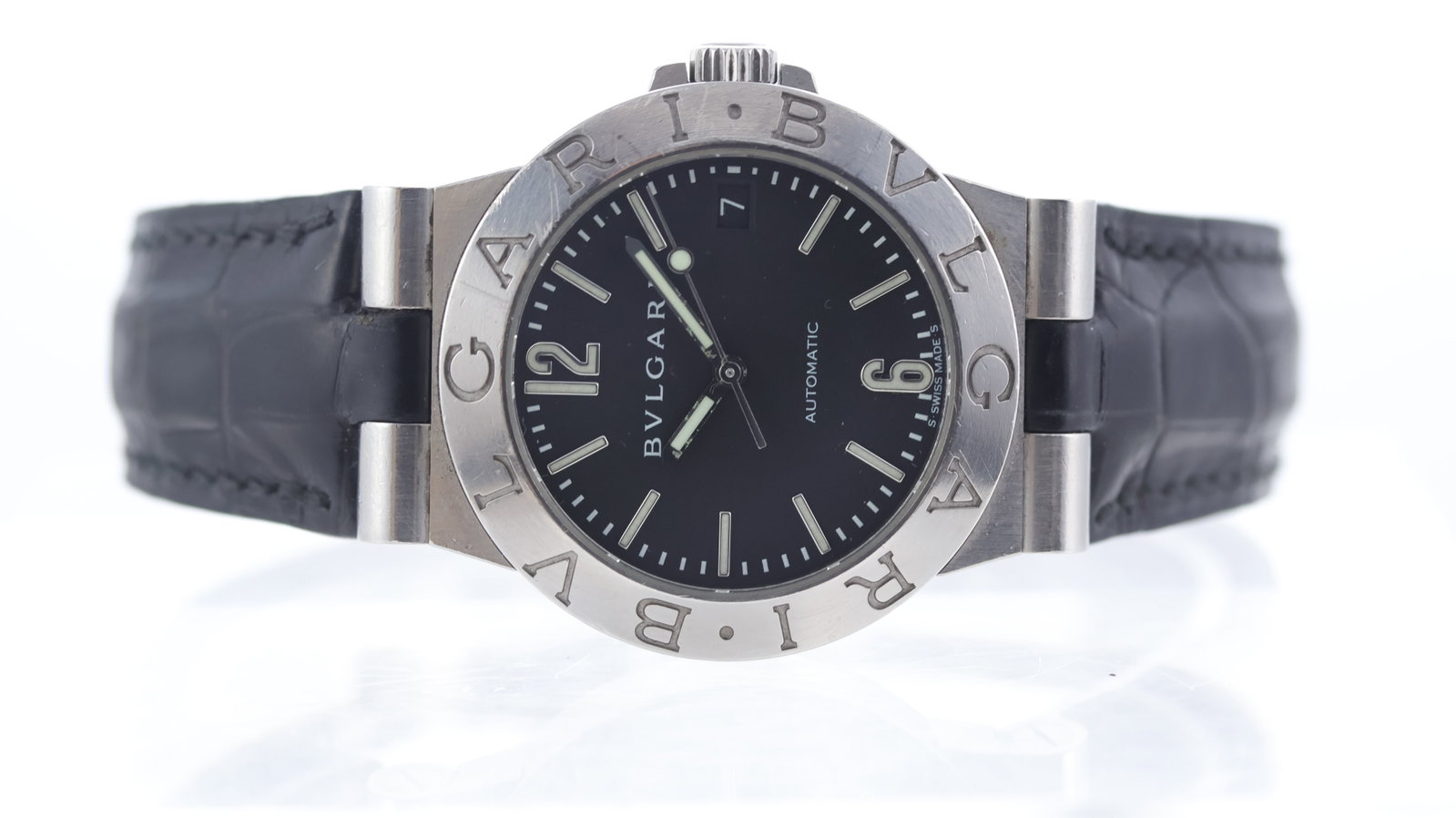 Bulgari Diagono Ref LCV 35 S: Brand: Bulgari Model Name: Diagono Reference: LCV 35 S Movement type: Automatic Dial shape: Circular Dial colour: Black Dial features: Baton hour markers, quickset date aperture at 3 o'clock Bezel: Bu