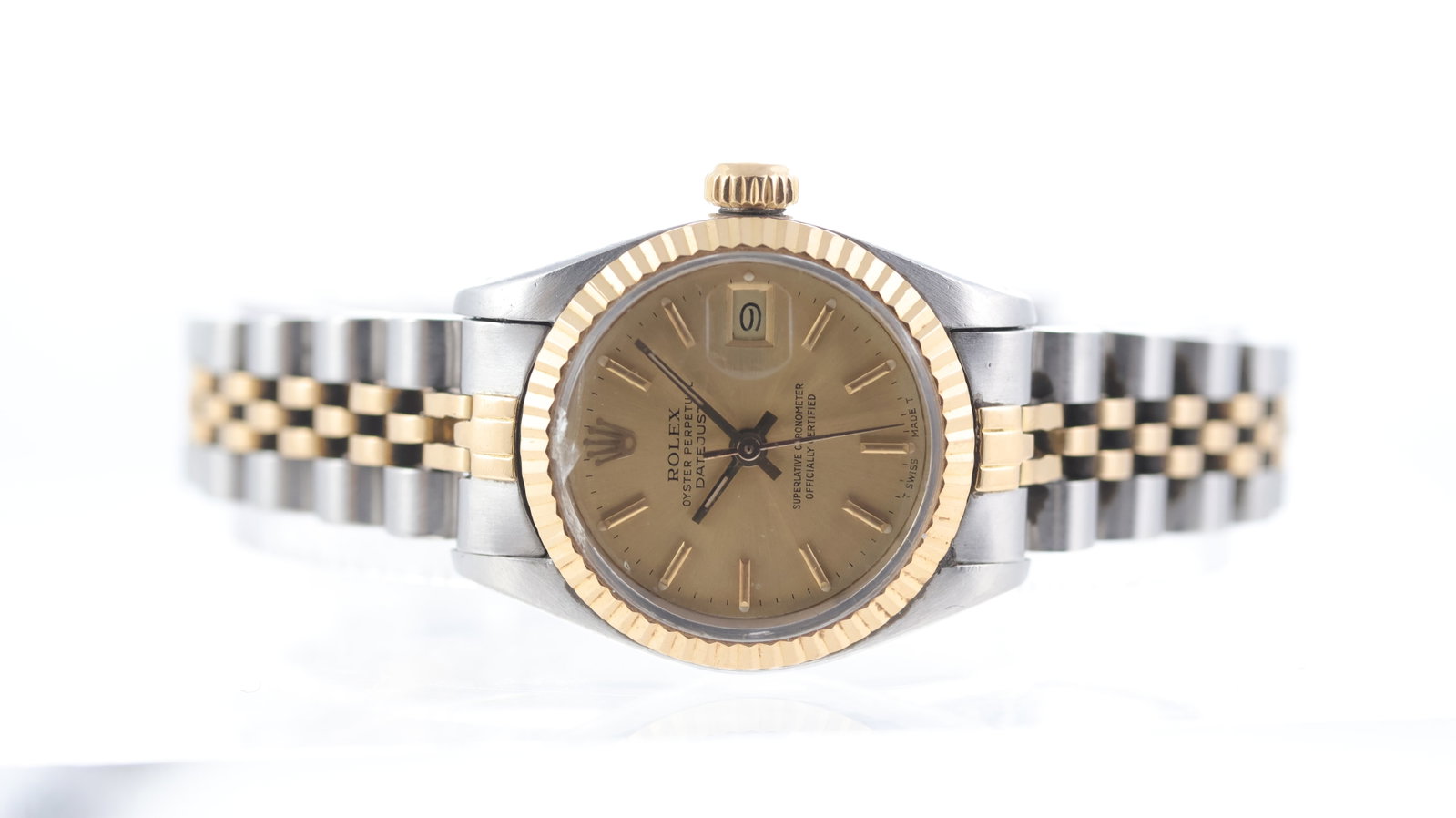 Rolex Lady Datejust 26 Ref 6917 Circa 1981: Brand: Rolex Model Name: Lady Datejust 26 Reference: 6917 Movement type: Automatic Movement calibre: Rolex 2030 Year: Circa 1981 Dial shape: Circular Dial colour: Champagne Dial features: Baton hour m