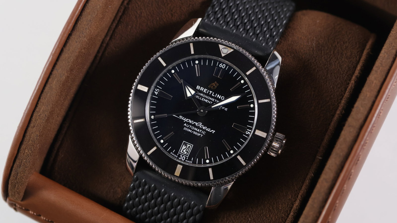 Breitling Super Ocean Heritage II Ref AB2010 with Box and Papers 2020: Brand: Breitling Model Name: Super Ocean Heritage II Reference: AB2010 Movement type: Automatic Movement calibre: Breitling B20 Year: 2020 Box: Full Box Papers: Full Set Papers Dial shape: Circular Di