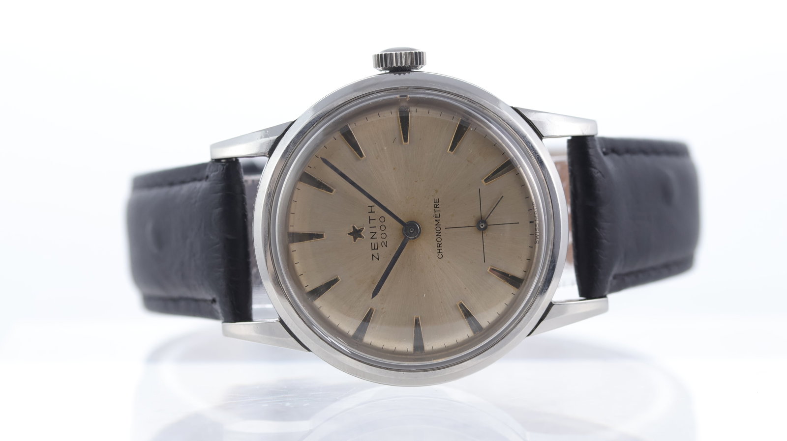 Rare Zenith 2000 Chronometre with Box Circa 1960's: Brand: Zenith Model Name: 2000 Chronometre Movement type: Manual Wind Movement calibre: Zenith 135 Year: Circa 1960's Box: Accompanying Box Dial shape: Circular Dial colour: Silver Dial features: Bato