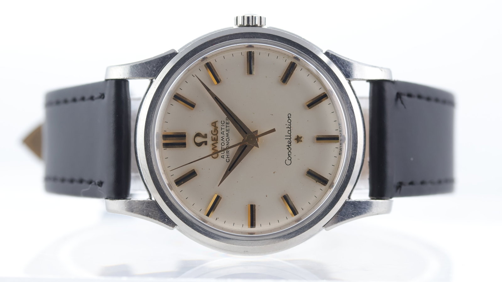 Vintage Omega Constellation Automatic Ref 14381 7 SC Circa 1960: Brand: Omega Model Name: Constellation Reference: 14381 7 SC Movement type: Automatic Movement calibre: Omega 551 Year: Circa 1960 Dial shape: Circular Dial colour: Silver Dial features: Applied baton