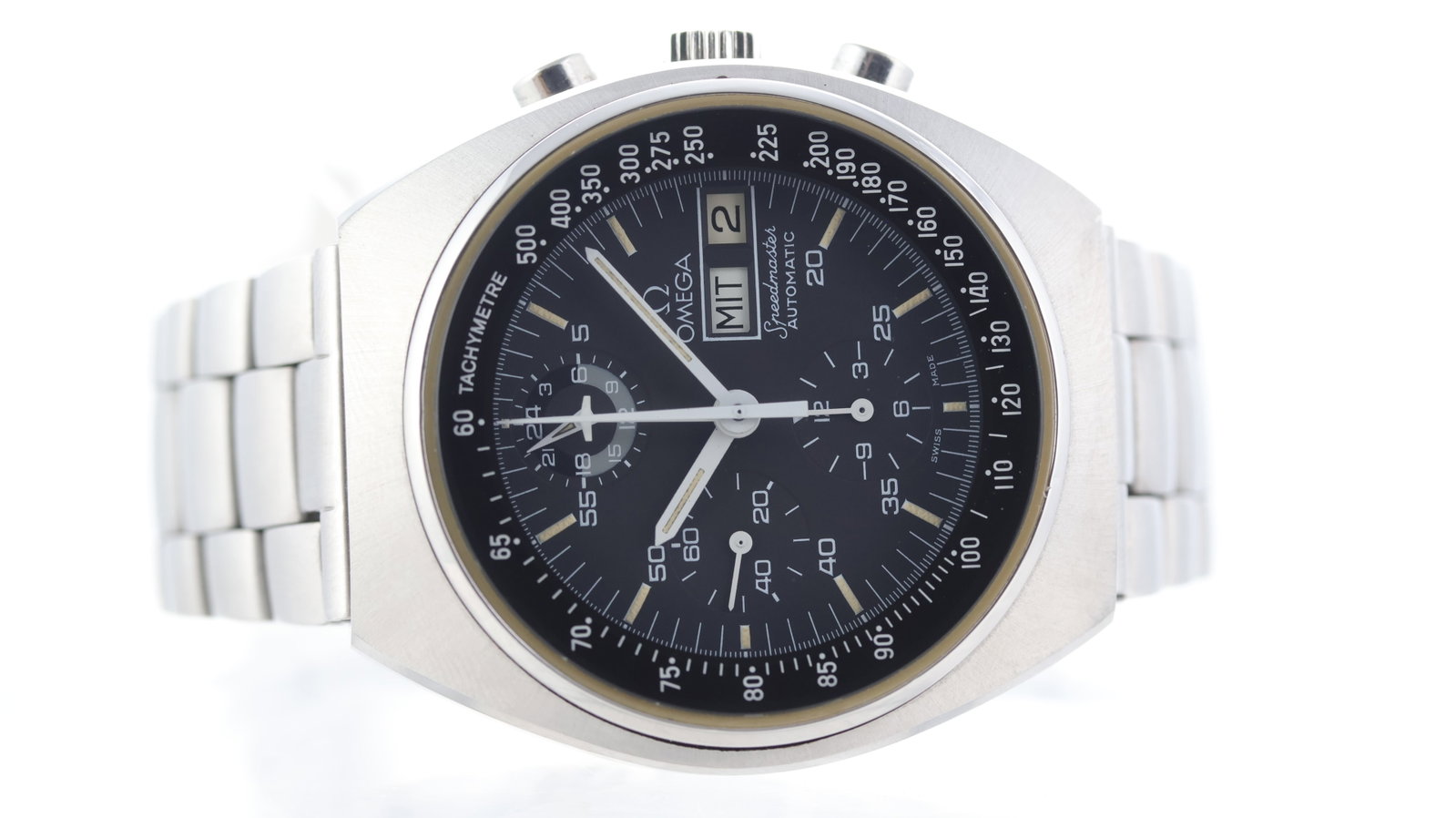 Vintage Omega Speedmaster 'Mark 4.5' Ref 176.0012 1984: Brand: Omega Model Name: Speedmaster 'Mark 4.5' Reference: 176.0012 Movement type: Automatic Movement calibre: Omega 1045 Movement features: Lemania 5100 base Year: 1984 Box: Travel pouch Dial shape: 