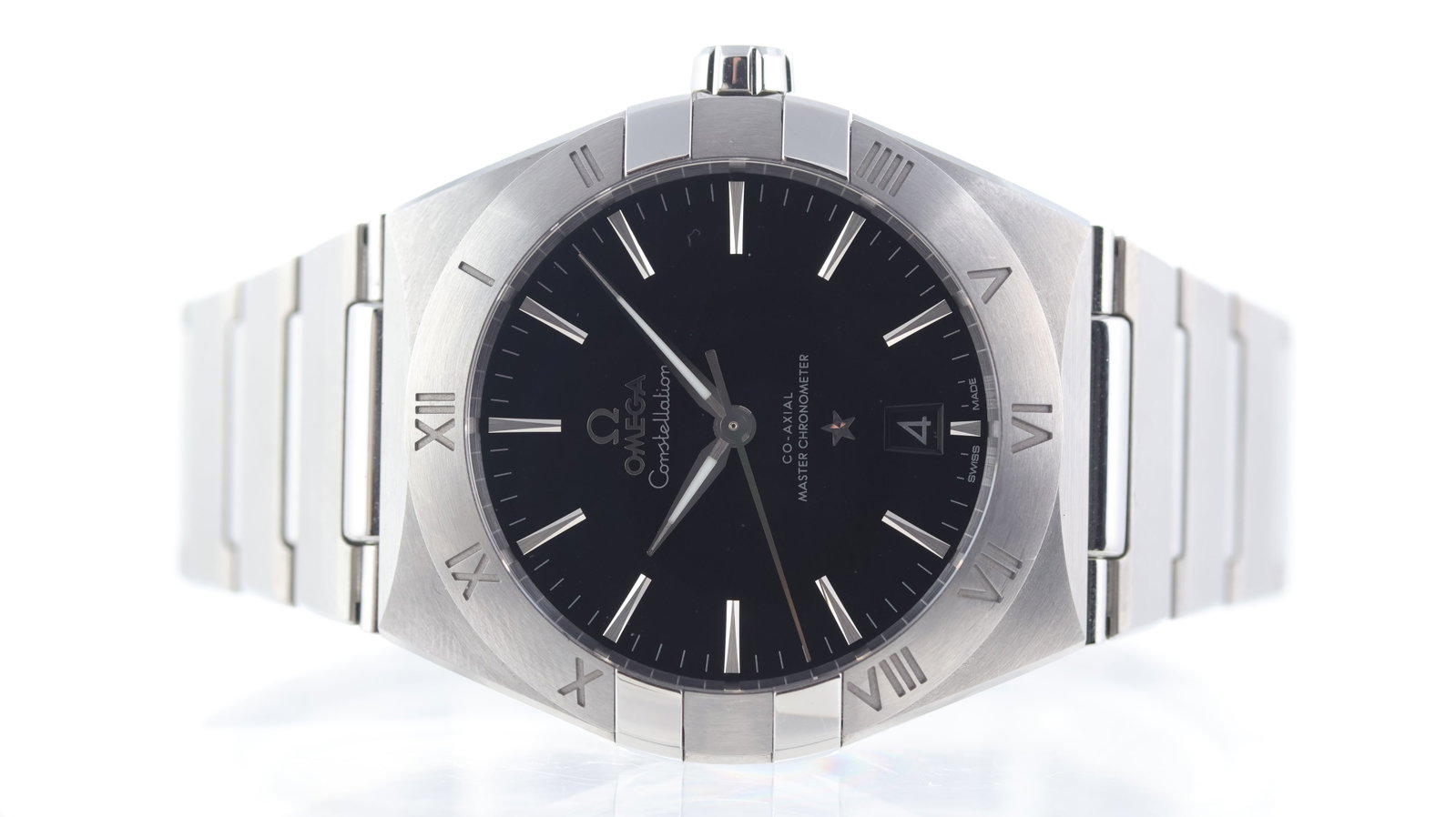 Omega Constellation Ref 131.10.39.20.01.001 with Box and Papers 2024: Brand: Omega Model Name: Constellation Reference: 131.10.39.20.01.001 Movement type: Automatic Movement calibre: Omega 8800 Year: 2024 Box: inner box Papers: Full Set Papers Dial shape: Circular Dial 