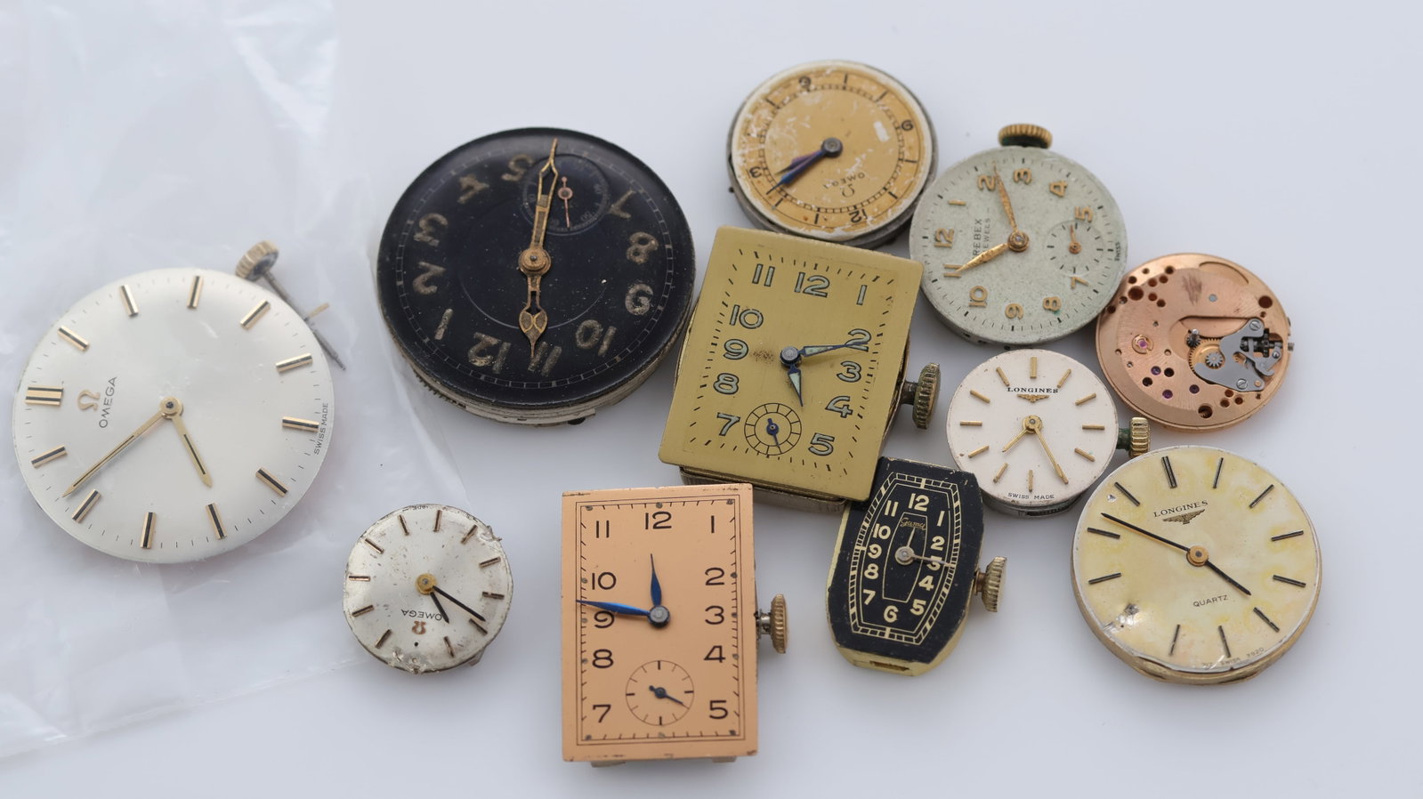 *To Be Sold Without Reserve* *To Be Sold As Seen* A Job Lot of 11 Watch Movements. (1 of 2)