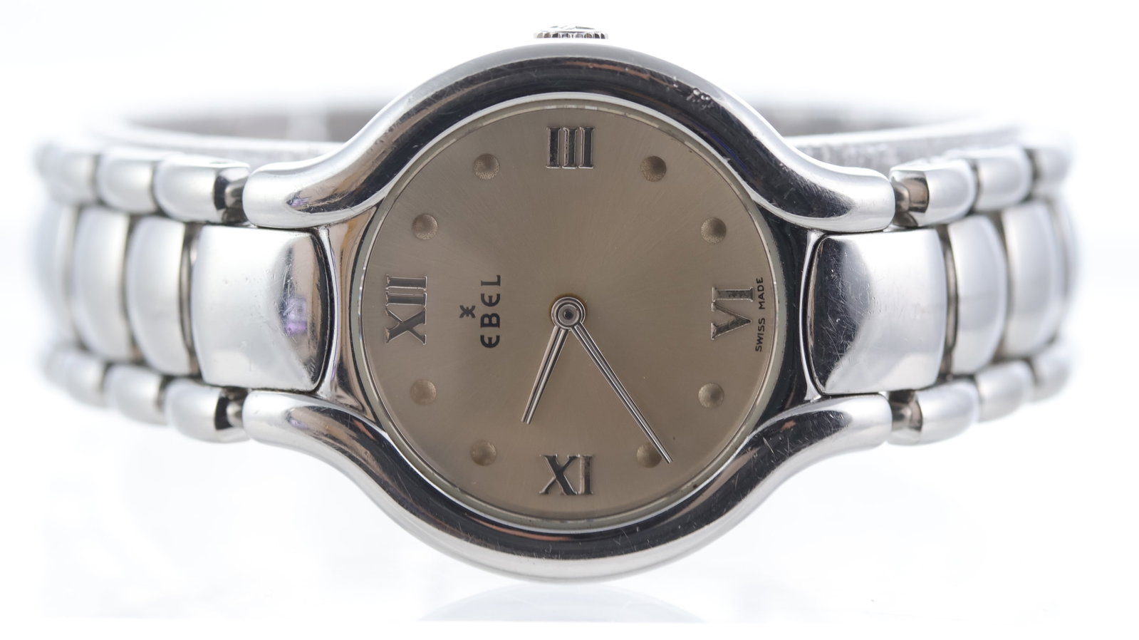 Ebel Beluga Ref E9157421: Brand: Ebel Model Name: Beluga Reference: E9157421 Movement type: Quartz Dial shape: Circular Dial colour: Silver