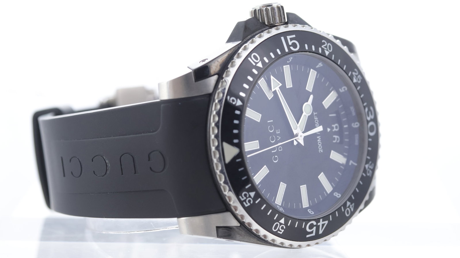 Gucci Dive Ref 136.2 with Papers 2020 - 2