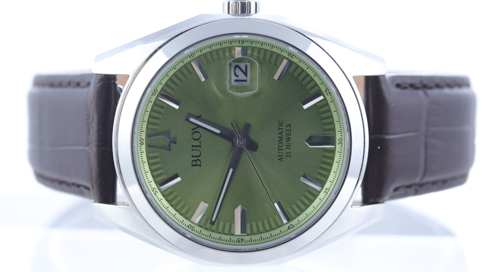 *To Be Sold Without Reserve* Bulova Surveyor Ref 96B427 with Box and Papers 2024: Brand: Bulova Model Name: Surveyor Reference: 96B427 Movement type: Automatic Movement calibre: Bulova Miyota 8215 Year: 2024 Box: Full Box Dial shape: Circular Dial colour: Sunburst green Dial