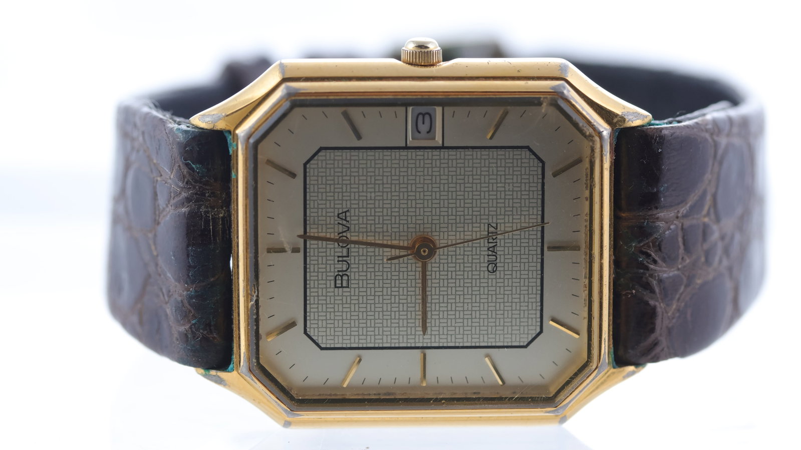 *To Be Sold Without Reserve* Vintage Bulova Art Deco 'Tank' Ref G72 Circa 1980's: Brand: Bulova Model Name: vintage Reference: G72 Movement type: Quartz Year: Circa 1980's Dial shape: Rectangular Dial colour: Silver Dial features: Gilt hands and applied baton hour markers.