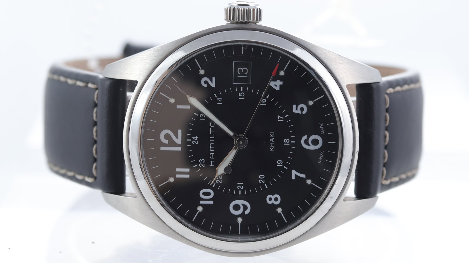 Hamilton Khaki Field Quartz Date Ref H685510: Brand: Hamilton Model Name: Khaki Field Reference: H685510 Movement type: Quartz Dial shape: Circular Dial colour: Black Dial features: Date aperture, Arabic numeral hour markers. outer track Bezel: