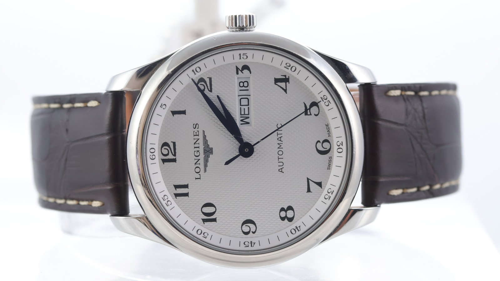 Longines Master Collection Ref L2.755.4 with Box and Papers 2020: Brand: Longines Model Name: Master Collection Reference: L2.755.4 Movement type: Automatic Movement calibre: Longines 636.5 Year: 2020 Box: Full Box Papers: Full Set Papers Dial shape: Circular Dial