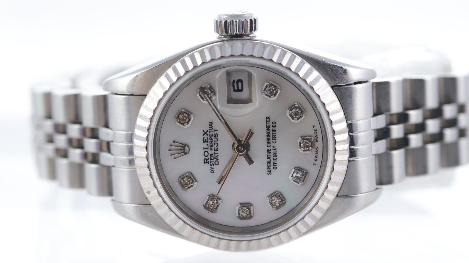 Ladies Rolex Datejust 26 Ref 69174: Brand: Rolex Model Name: Datejust 26 Reference: 69174 Movement type: Automatic Movement calibre: Rolex 2135 Year: Circa 1997 Dial shape: Circular Dial colour: Mother of Pearl Dial features: Mother of 