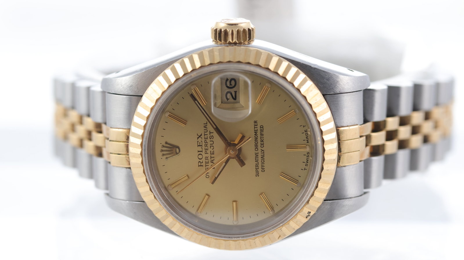 Ladies Rolex Datejust 26 Ref 69173 Circa 1987: Brand: Rolex Model Name: Datejust 26 Reference: 69173 Movement type: Automatic Movement calibre: Rolex 2135 Year: Circa 1987 Dial shape: Circular Dial colour: Champagne Dial features: Tritium dial wit