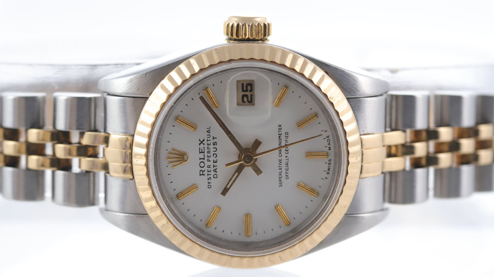 Ladies Rolex Datejust 26 Ref 69173 Circa 1990: Brand: Rolex Model Name: Datejust 26 Reference: 69173 Movement type: Automatic Movement calibre: Rolex 2135 Year: Circa 1990 Dial shape: Circular Dial colour: White Dial features: Tritium dial and han