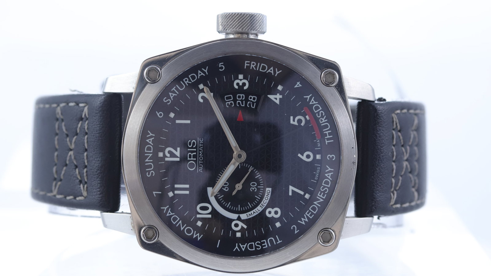 Oris BC4 Automatic calendar Ref 7617: Brand: Oris Model Name: BC4 Reference: 7617 Movement type: Automatic Movement calibre: 2836-2 Dial shape: Circular Dial colour: black Dial features: Arabic numerals, sub seconds dial, date aperture, o
