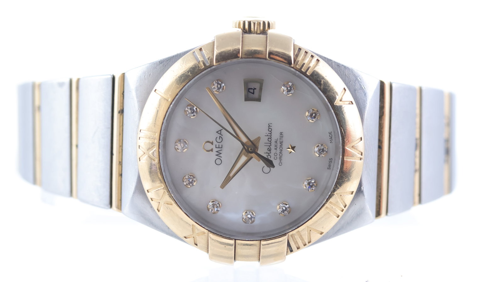 Omega Constellation Automatic Ref 123.20.31.20.55.002: Brand: Omega Model Name: Constellation Reference: 123.20.31.20.55.002 Movement type: Automatic Movement calibre: Omega 8520 Dial shape: Circular Dial colour: Mother of Pearl Dial features: Diamond set