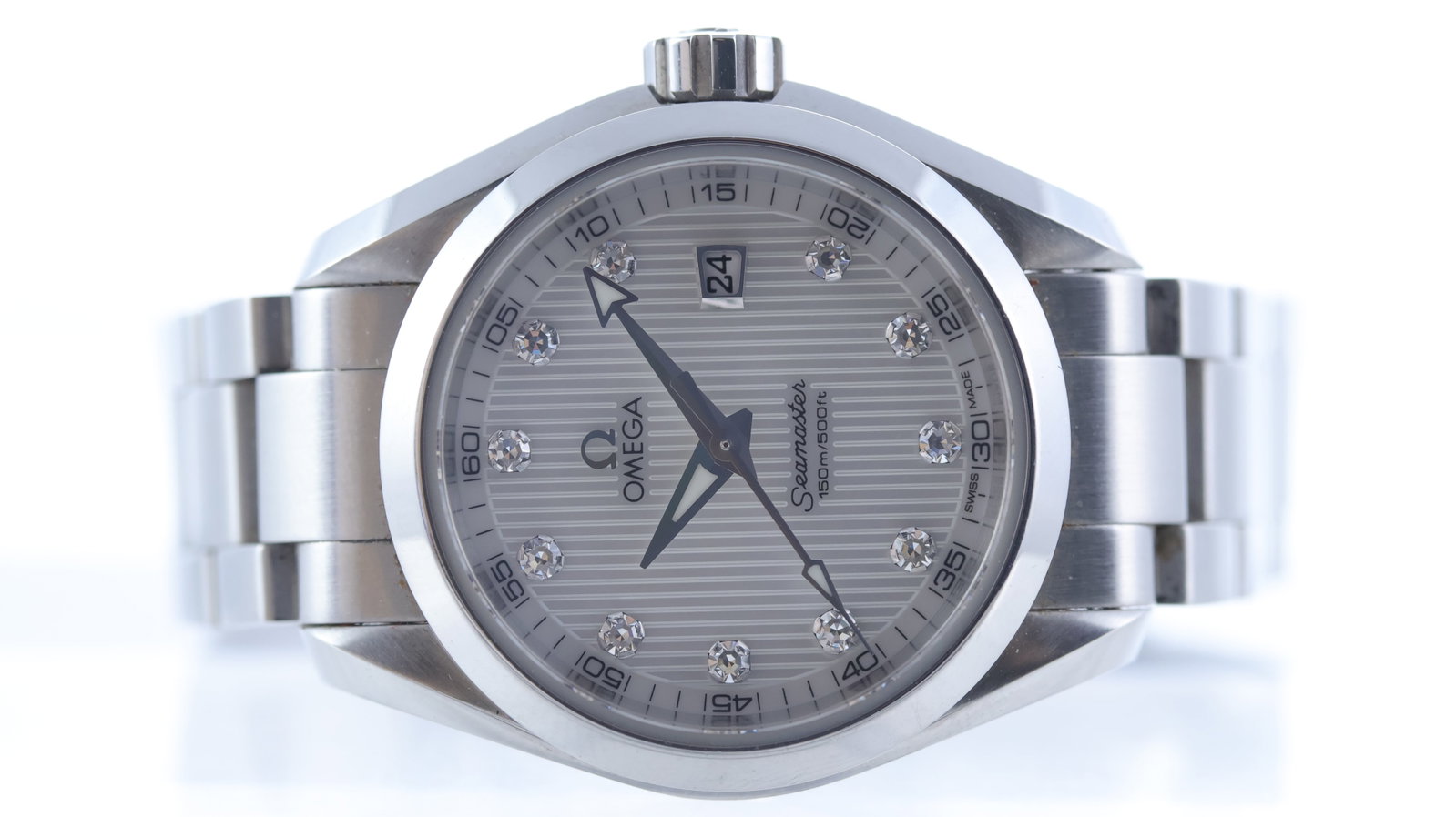 Ladies Omega Seamaster Aqua Terra Ref 231.10.30.60.55.001: Brand: Omega Model Name: Seamaster Aqua Terra Reference: 231.10.30.60.55.001 Movement type: Quartz Movement calibre: Omega 1424 Dial shape: Circular Dial colour: Mother of Pearl Dial features: 'Teak' 