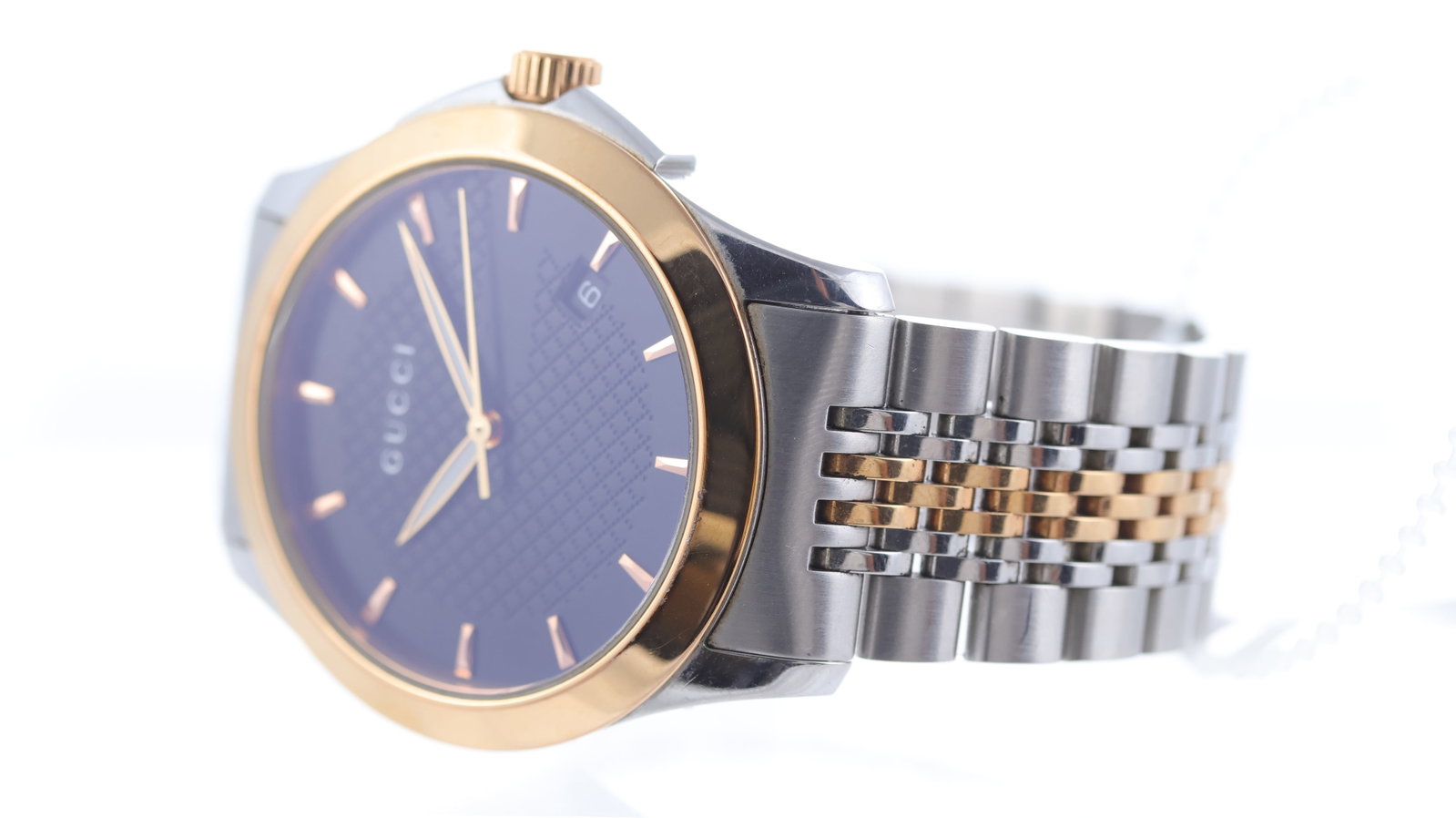 Gucci G Timeless Ref 126.4 with Box - 3