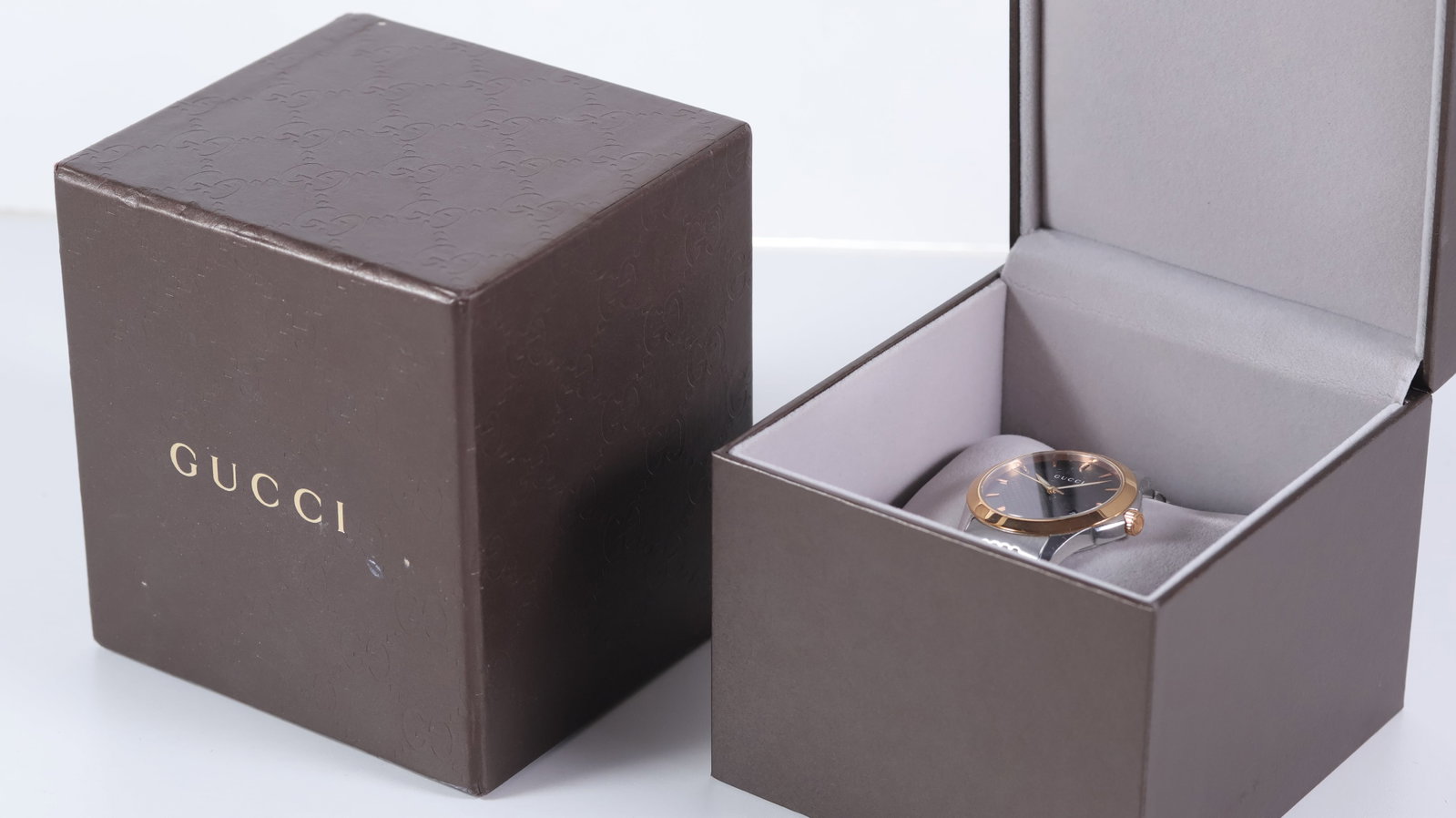 Gucci G Timeless Ref 126.4 with Box - 7