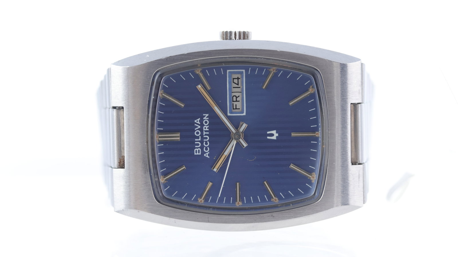 Vintage Bulova Accutron Ref 7866 Circa 1976: Brand: Bulova Model Name: Accutron Reference: 7866 Movement type: Quartz Movement calibre: Bulova 2313A Movement features: Electronic movement Year: Circa 1976 Dial shape: Rectangular Dial colour: