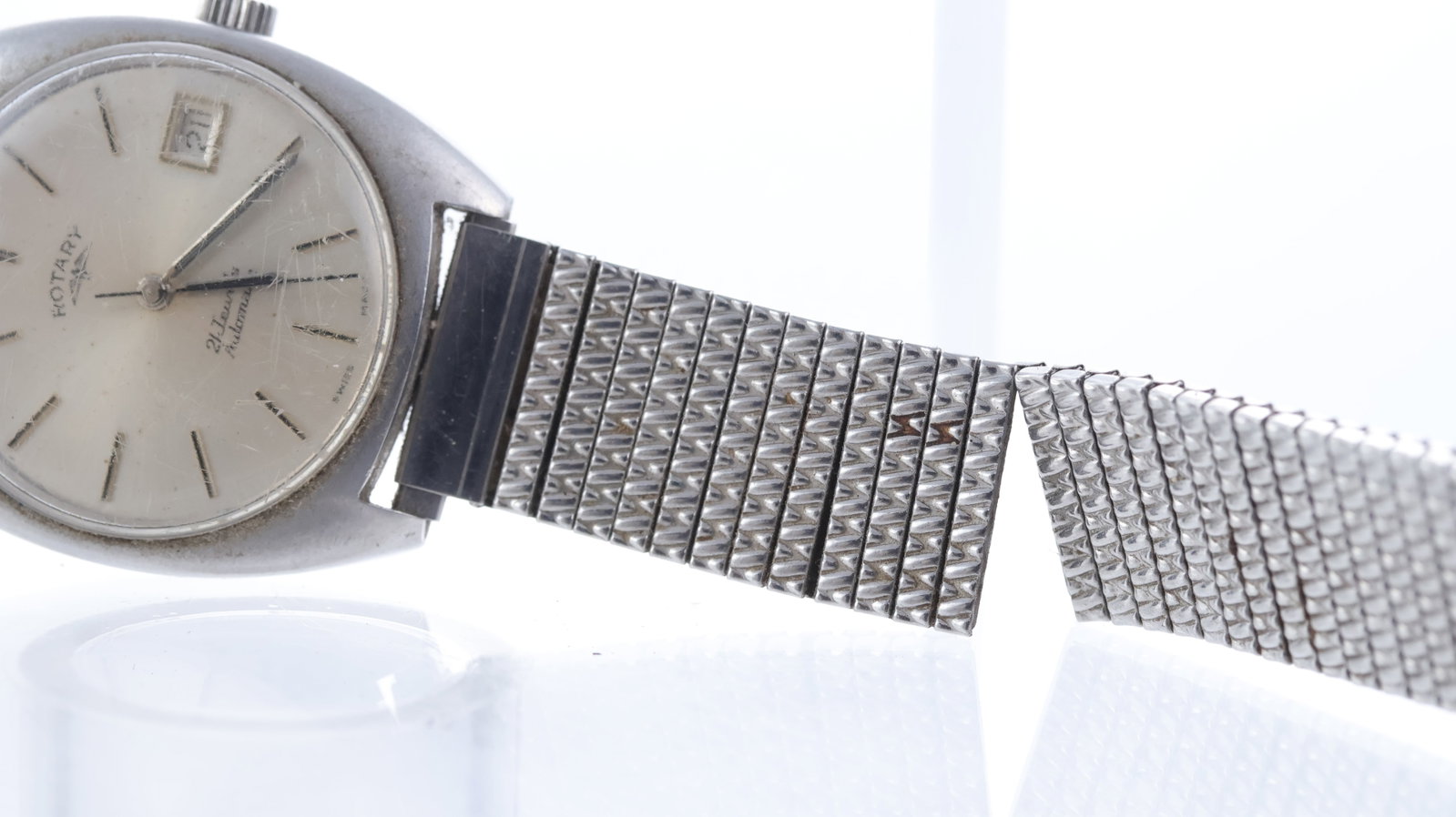 *To Be Sold Without Reserve* Sold As Seen - Rotary Automatic - 3