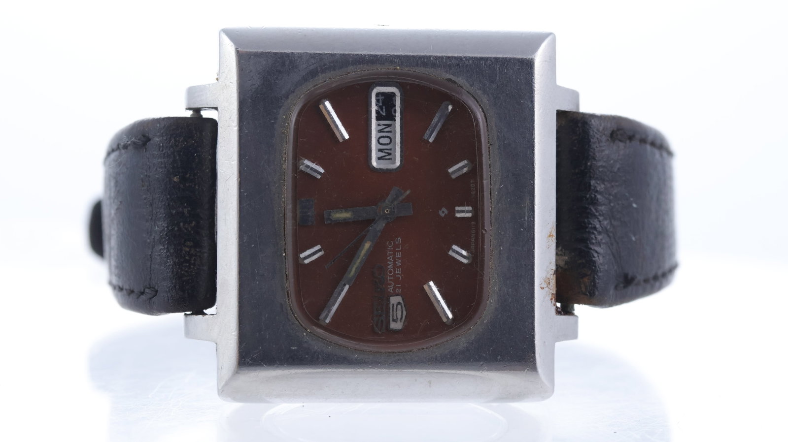 Seiko 5 Automatic 'TV' Ref 6119-5401 with Box Circa 1970s: Brand: Seiko Model Name: 5 Reference: 6119-5401 Movement type: Automatic Year: Circa 1970s Box: inner box Dial shape: Cushion Dial colour: Brown Dial features: Applied baton hour markers. Day &