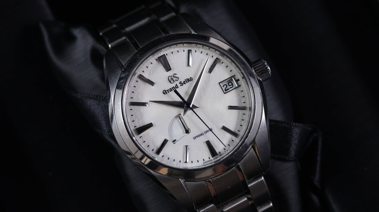 Grand Seiko 'Snowflake' Heritage Collection Ref SBGA211 with Box and Papers 2021: Brand: Grand Seiko Model Name: Heritage Collection Reference: SBGA211 Movement type: Automatic Movement calibre: Grand Seiko 9R65 Year: 2021 Box: Full Box Papers: Full Set Papers Dial shape: Circular 