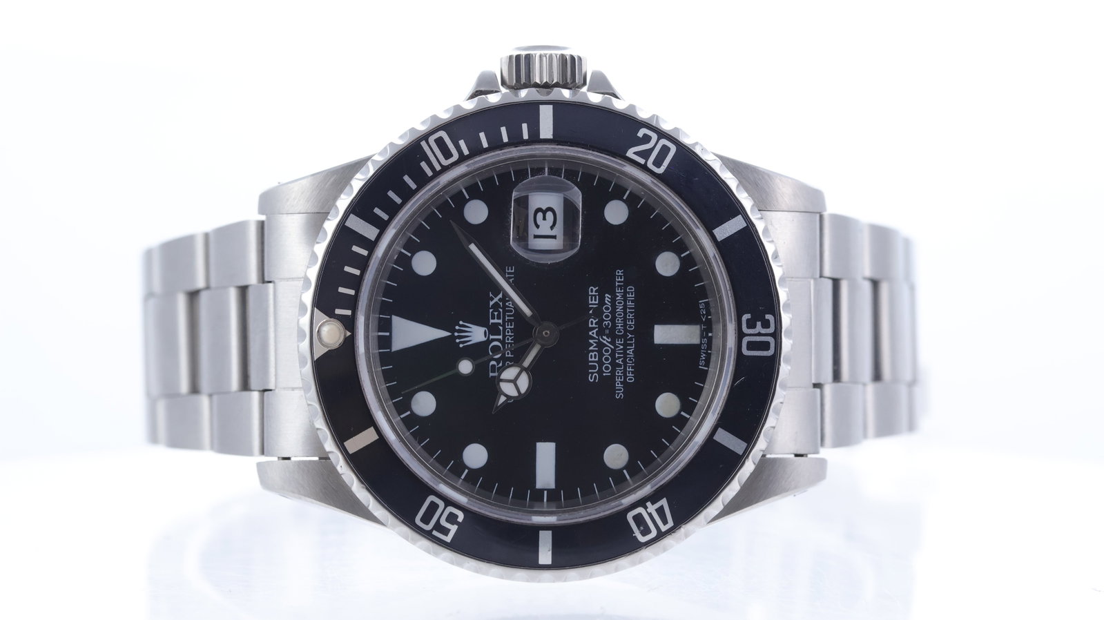 Rolex Submariner Ref 16800 with Papers 1983: Brand: Rolex Model Name: Submariner Reference: 16800 Movement type: Automatic Movement calibre: Rolex 3035 Year: 1983 Papers: Guarantee Papers Dial shape: Circular Dial colour: Black Dial features: Tr
