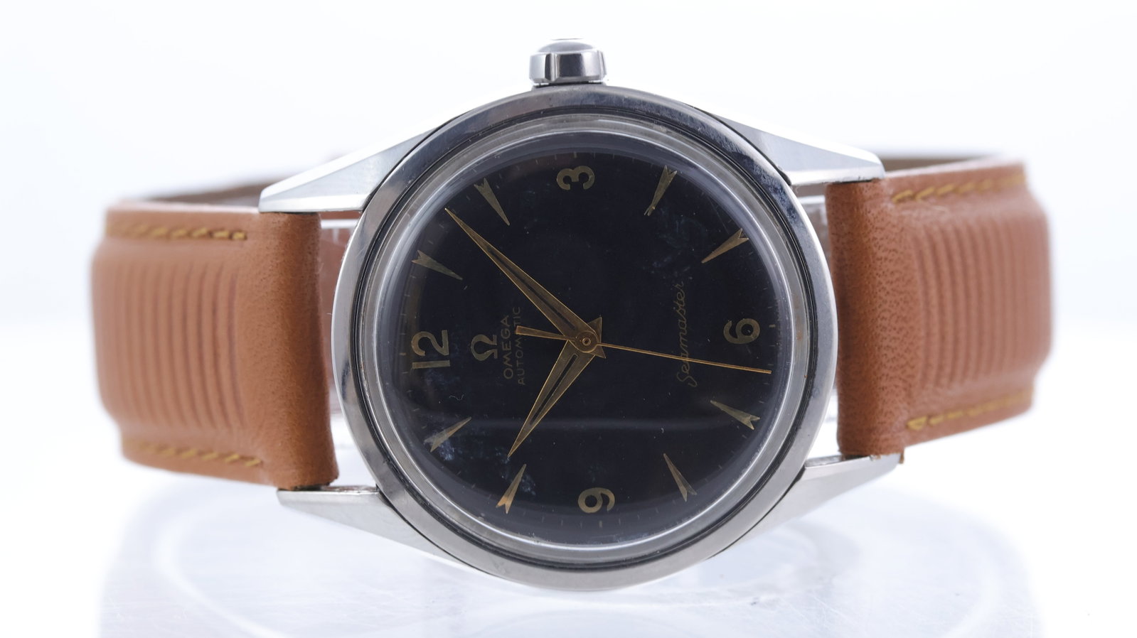 Vintage Omega Seamaster Ref 2802-2 Circa 1954: Brand: Omega Model Name: Seamaster Reference: 2802-2 Movement type: Automatic Movement calibre: Omega 471 Year: Circa 1954 Dial shape: Circular Dial colour: Black Dial features: Gilt baton and arabic 