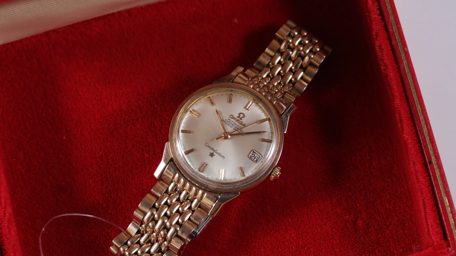 Omega Constellation Rose gold plated Ref 168.005 Circa 1966: Brand: Omega Model Name: Constellation Reference: 168.005 Movement type: Automatic Movement calibre: Omega 561 Movement features: Fast date elapse by reversing the time back to 9pm and advancing back 