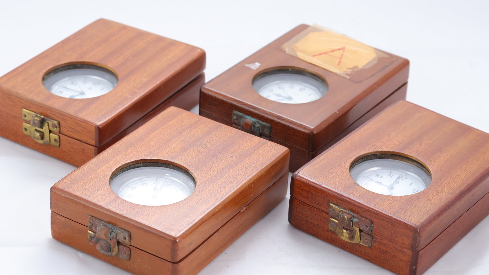 Group of 4 British Royal Navy Hydrographic Survey HS3 Pocket Watches 1969-1970: Group of 4 British Royal Navy Hydrographic Survey HS3 Pocket Watches 1969-1970, all four are housed in wooden 'porthole' boxes, including their issue date from the Chronometer Branch at Herstmonceux C
