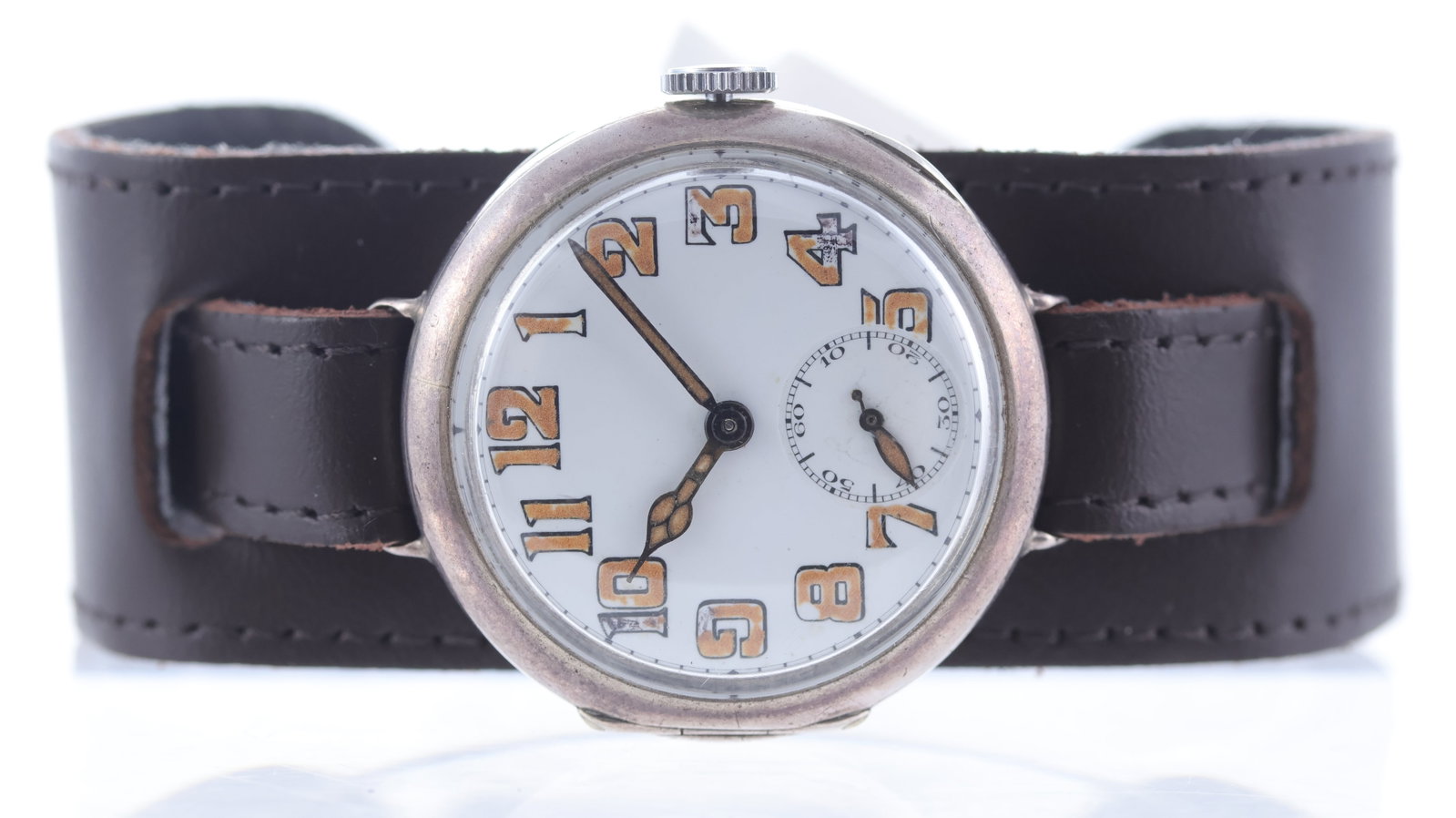 Vintage Tavannes Trench Watch 925 Silver Ref 1904 Circa 1917: Brand: Tavannes Model Name: Trench Watch Reference: 1904 Movement type: Manual Wind Movement calibre: Tavannes 330 Year: Circa 1917 Dial shape: Circular Dial colour: White Dial features: Patina arabic