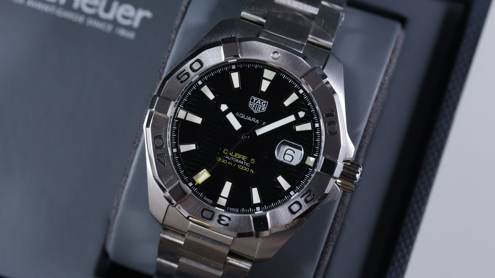Tag Heuer Aquaracer Ref WAY2010 with Box and Papers 2021: Brand: Tag Heuer Model Name: Aquaracer Reference: WAY2010 Movement type: Automatic Movement calibre: Tag Heuer 5 Year: 2021 Box: Full Box Papers: Full Set Papers Dial shape: Circular Dial colour: Blac