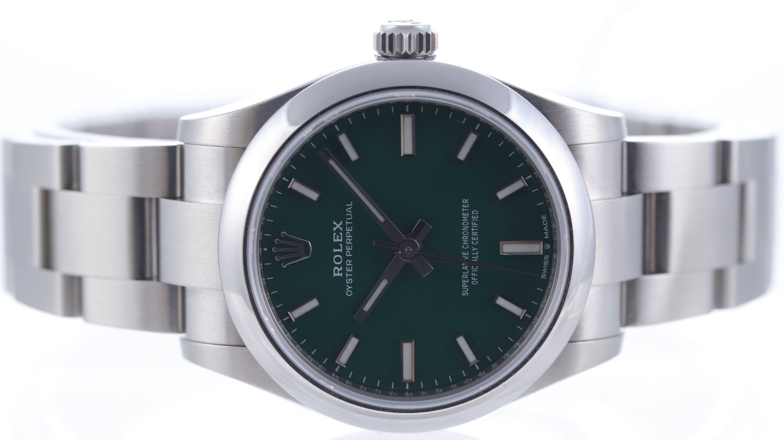Rolex Oyster Perpetual 31 Ref 277200 Circa 2020+: Brand: Rolex Model Name: Oyster Perpetual 31 Reference: 277200 Movement type: Automatic Movement calibre: Rolex 2232 Year: Circa 2020+ Dial shape: Circular Dial colour: Green Dial features: Applied ba
