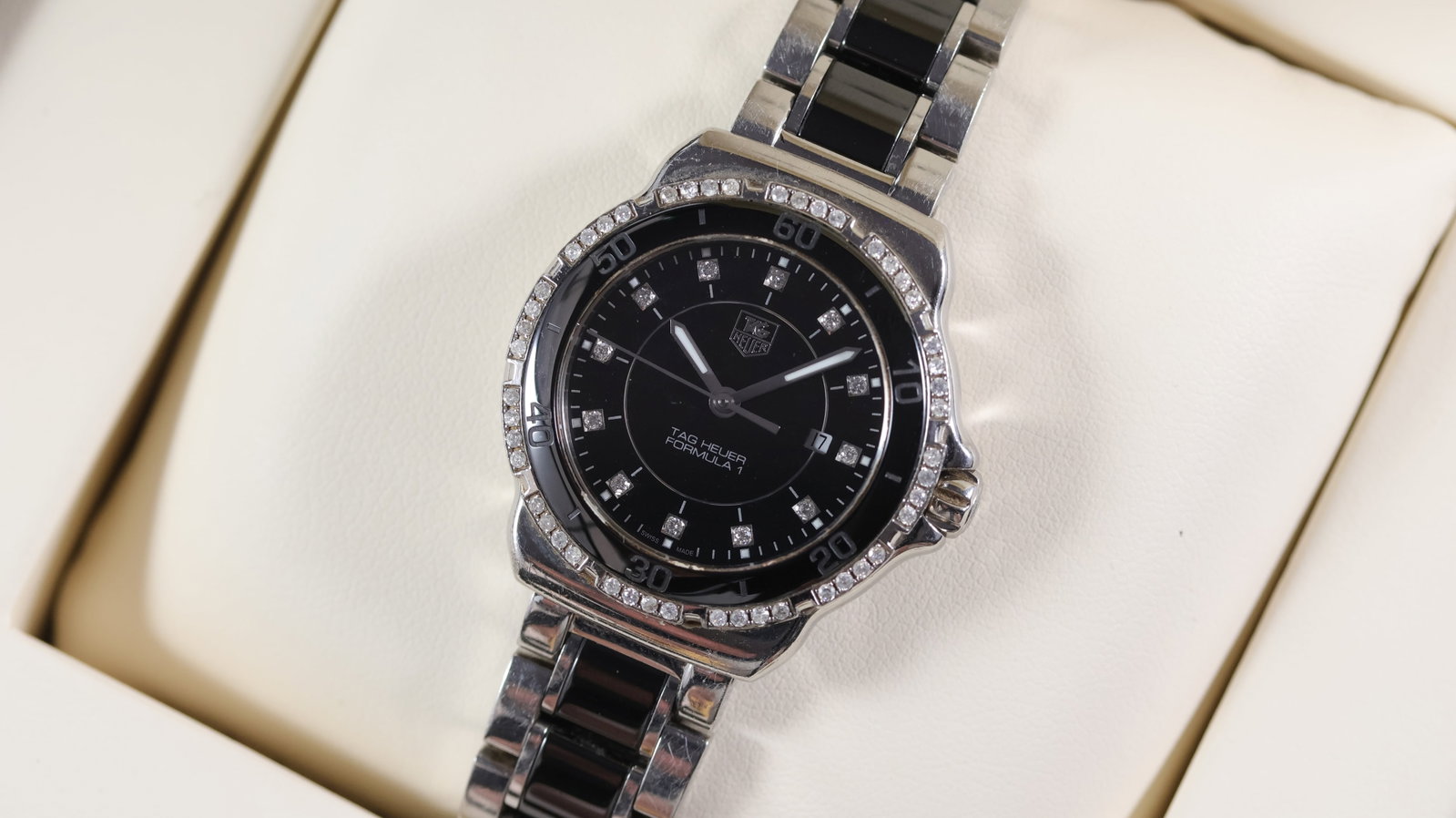 Tag Heuer Formula 1 Ref WAH1312 with Box and Papers 2016: Brand: Tag Heuer Model Name: Formula 1 Reference: WAH1312 Movement type: Quartz Year: 2016 Box: Inner and outer box Box features: Inner and outer Tag Heuer Box Papers: Guarantee Papers & Booklets Pape