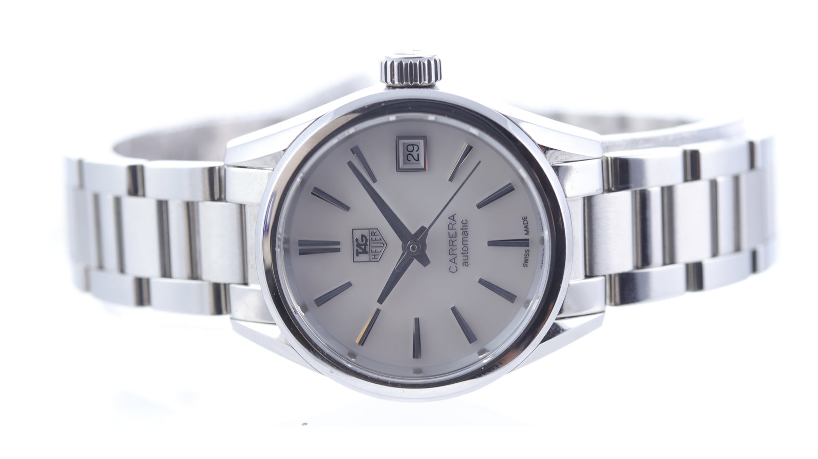 Tag Heuer Carrera Ref WAR2411: Brand: Tag Heuer Model Name: Carrera Reference: WAR2411 Movement type: Automatic Movement calibre: Tag Heuer 9 Dial shape: Circular Dial colour: Mother of Pearl Dial features: Silver hands and hour ma