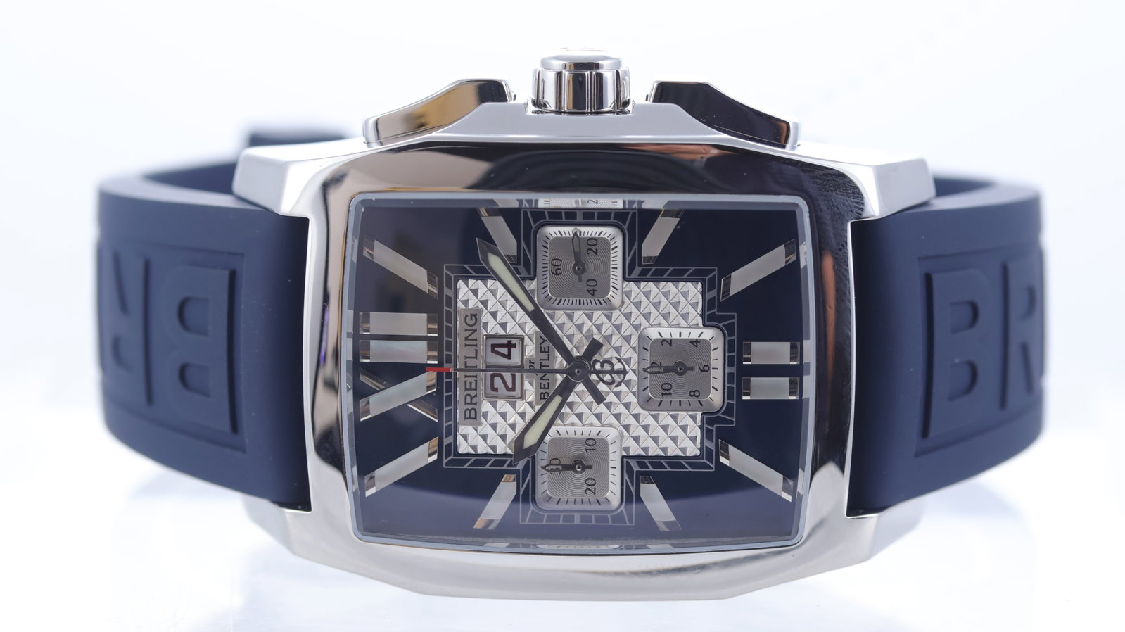 Breitling Bentley Flying B Ref A44365 2007+: Brand: Breitling Model Name: Bentley Flying B Reference: A44365 Movement type: Automatic Movement calibre: Breitling 44b Year: 2007+ Dial shape: Rectangular Dial colour: Blue Dial features: Blue dial 
