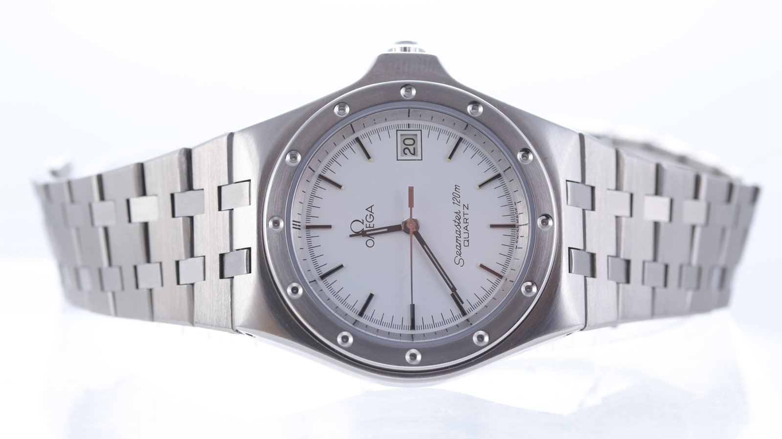 Omega Seamaster 120 'Alveoles' Ref 196.0200/396.0908 Circa 1979: Brand: Omega Model Name: Seamaster 120 'Alveoles' Reference: 196.0200/396.0908 Movement type: Quartz Movement calibre: Omega 1342 Year: Circa 1979 Dial shape: Circular Dial colour: White Dial features