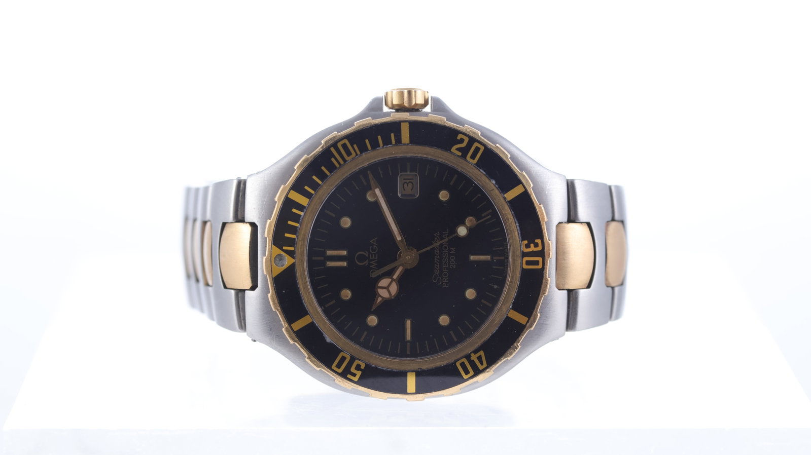 Omega Seamaster Professional 200m 'Pre Bond' Ref 396.1042: Brand: Omega Model Name: Seamaster Professional 200m 'Pre Bond' Reference: 396.1042 Movement type: Quartz Dial shape: Circular Dial colour: Black Dial features: Patina dial with dot hour markers, date