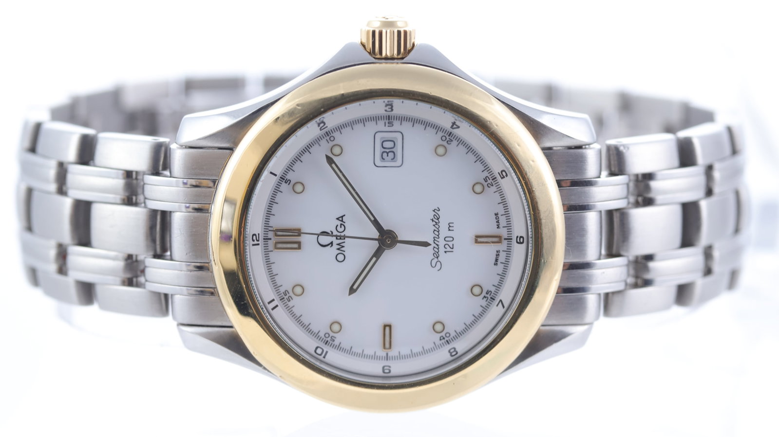 Omega Seamaster 120 Ref 2411.20.00 with Papers 1997: Brand: Omega Model Name: Seamaster 120 Reference: 2411.20.00 Movement type: Quartz Movement calibre: Omega 1538 Year: 1997 Papers: Warranty Papers Dial shape: Circular Dial colour: White Dial features