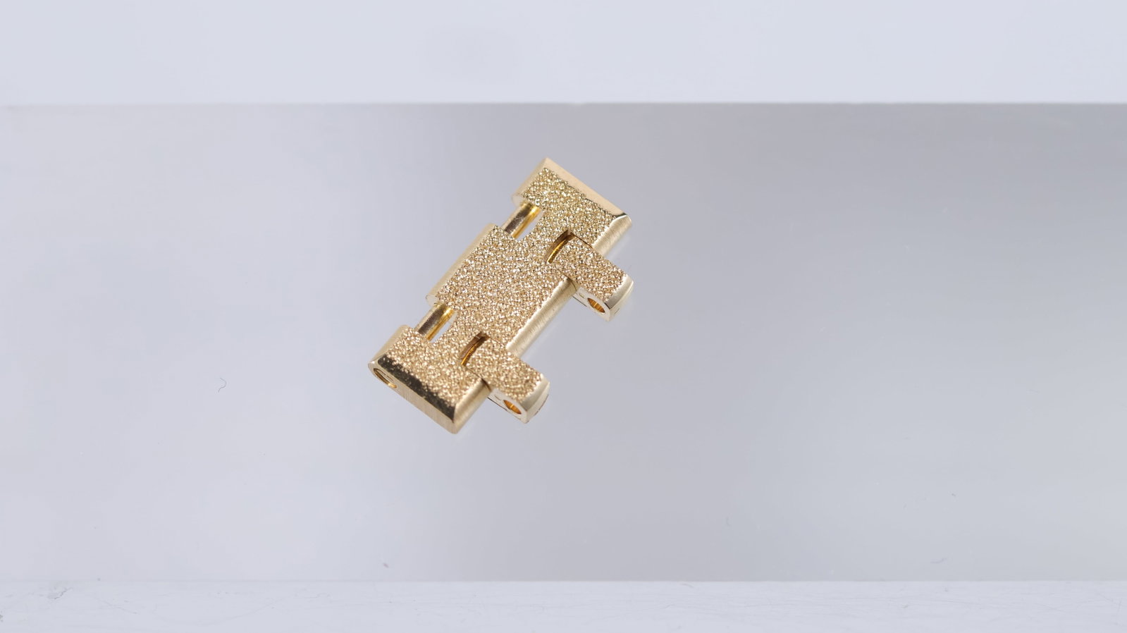 Rare Audemars Piguet Royal Oak 18ct Frosted Yellow Gold Watch Link: Rare Audemars Piguet Royal Oak 18ct Frosted Yellow Gold Watch Link, for Reference 15550BA.GG.1356BA.01