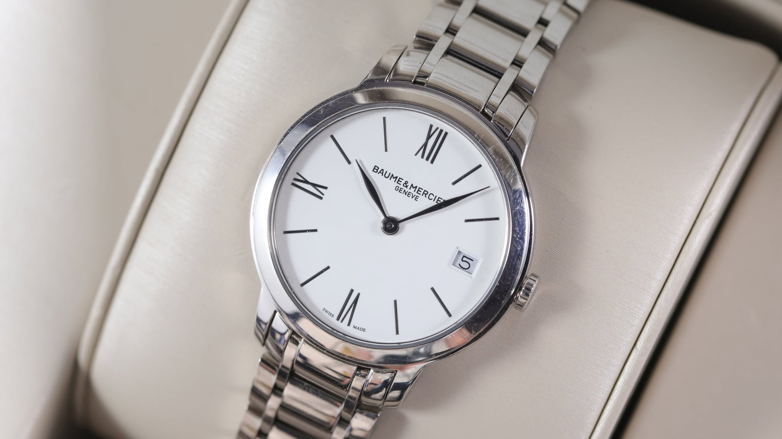 Baume & Mercier Classima Ref 65808 with Box and Papers 2017: Brand: Baume & Mercier Model Name: Classima Reference: 65808 Movement type: Quartz Year: 2017 Dial shape: Circular Dial colour: White Dial features: Roman and baton hour markers, quickset date
