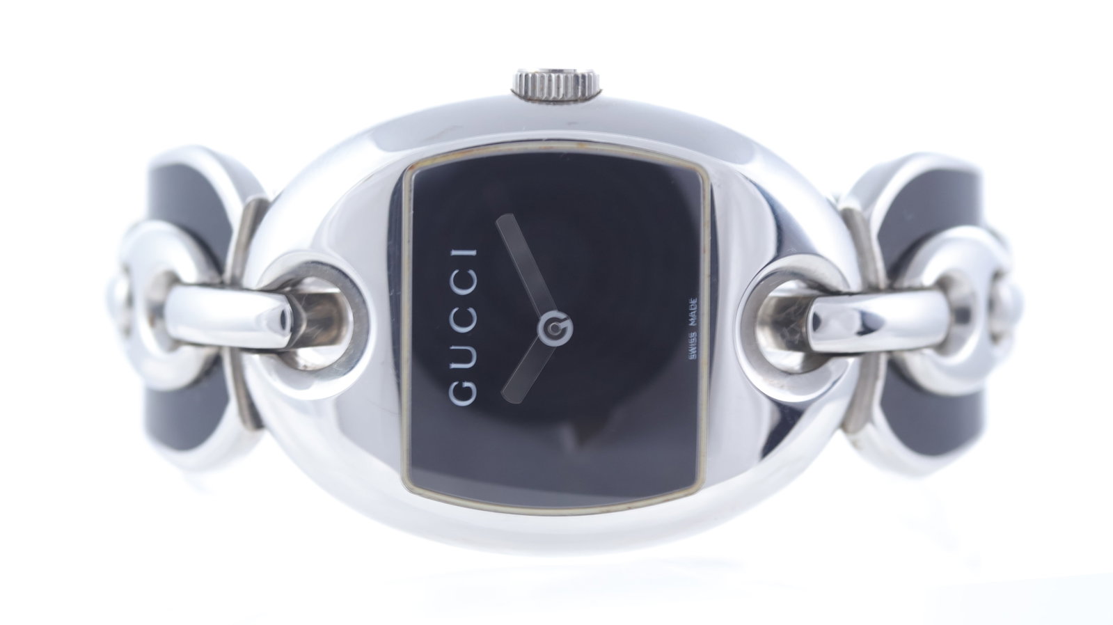 Gucci Marina Chain Quartz Ref 121.3: Brand: Gucci Model Name: Marina Chain Reference: 121.3 Movement type: Quartz Dial shape: Tonneau Dial colour: Black Dial features: Silver hands. Gloss black dial. Case size: 32mm Case material: