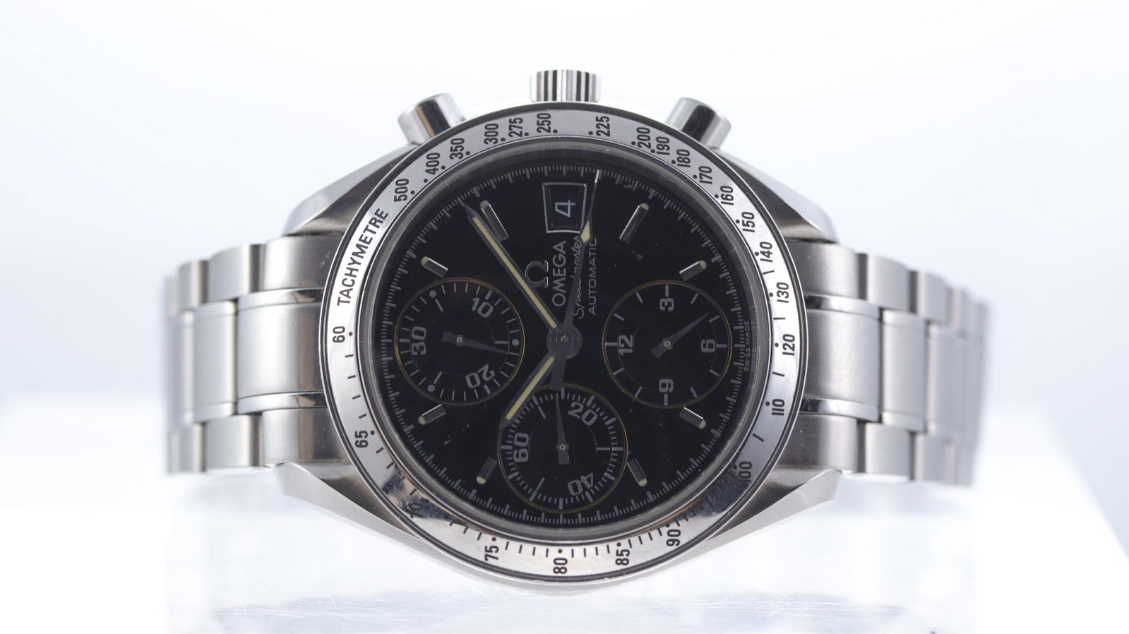 Omega Speedmaster Ref 3513.50.00: Brand: OmegaModel Name: SpeedmasterReference: 3513.50.00Movement type: AutomaticMovement calibre: Omega 1152Dial shape: CircularDial colour: BlackDial features: Gloss dial. Silver baton hour markers. 