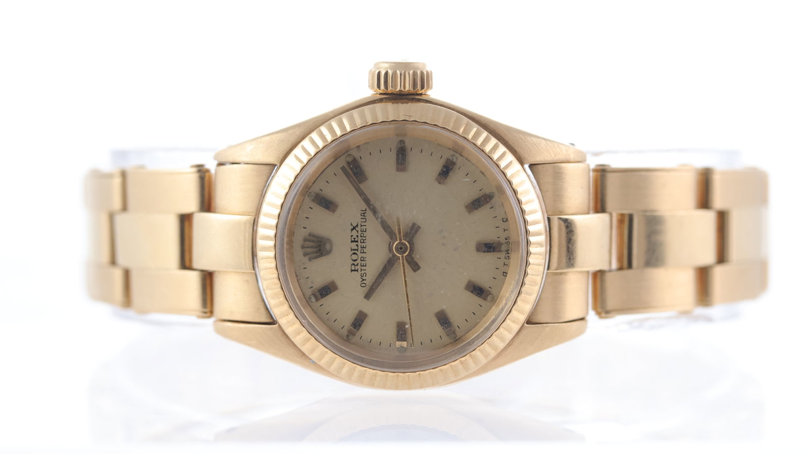 Ladies Vintage Rolex Oyster Perpetual 18ct yellow gold Ref 6719 Circa 1973 (1 of 5)